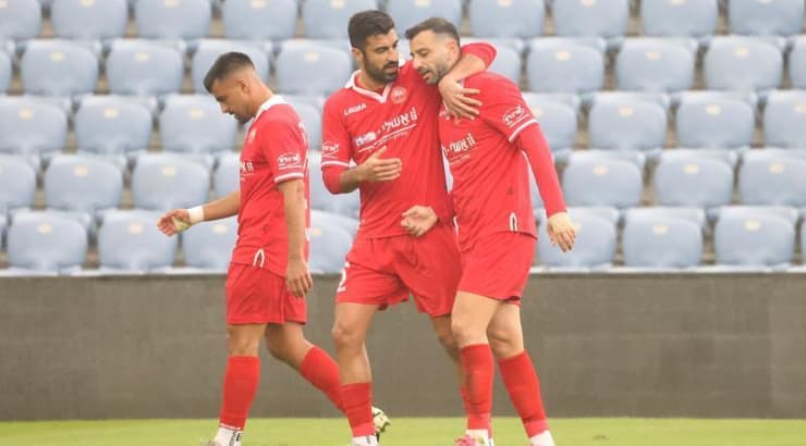 שלומי אזולאי חוגג עם החברים