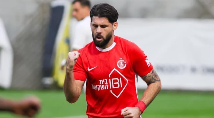 מילאן מקאריץ' חוגג