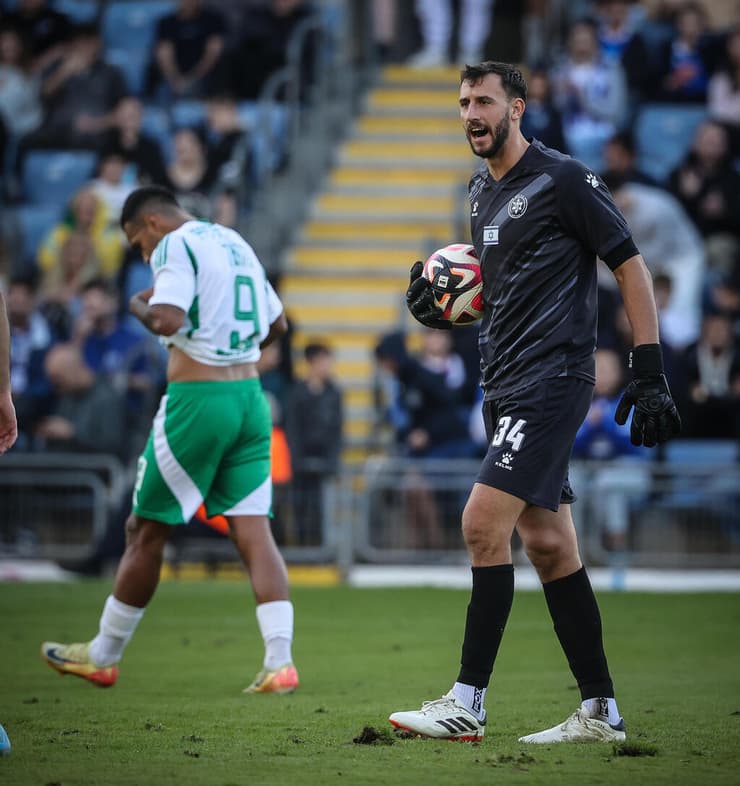 מכבי חיפה ניצחה - אבל באה בטענות למצב הדשא (צילום: עוז מועלם) מרקו וולף
