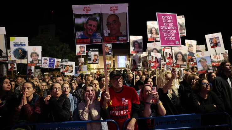 עצרת בכיכר החטופים