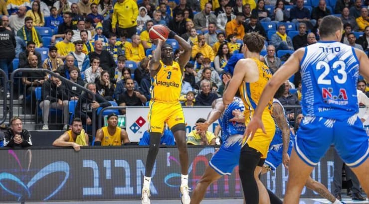 מריאל שאיוק מהשלוש