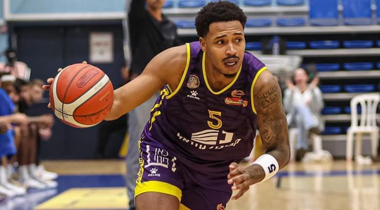 ג'יילן אדאמס