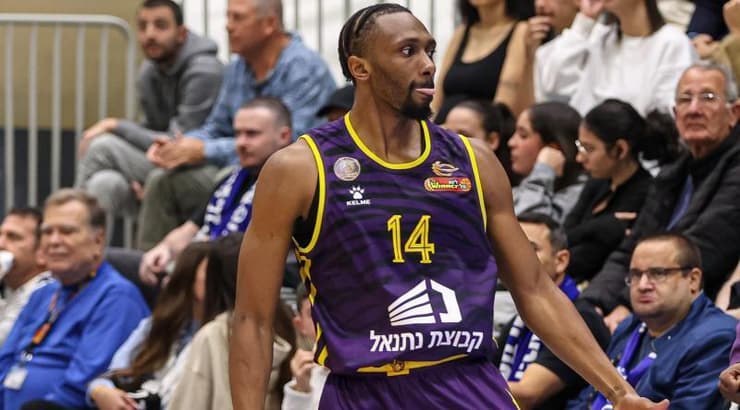 דאקארי טאקר