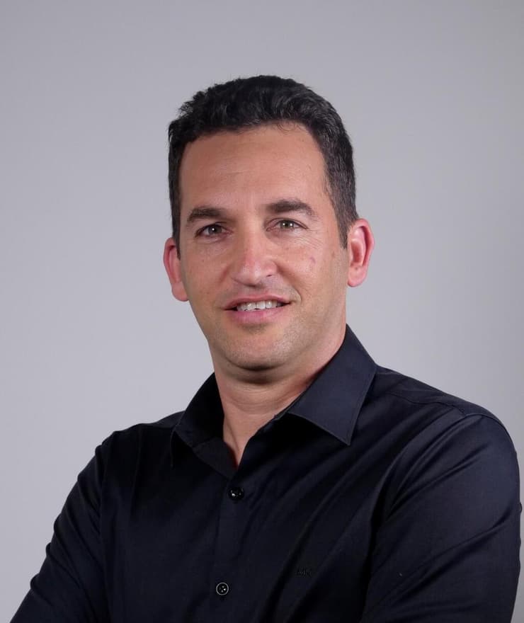 ניר אידלמן מנהל זרוע החדשנות ופעילות החשמל בקבוצת HOT