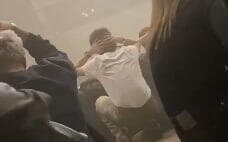 רוסיה מבצע פשיטות של ה משטרה מוסקבה על מועדונים של להט"בים