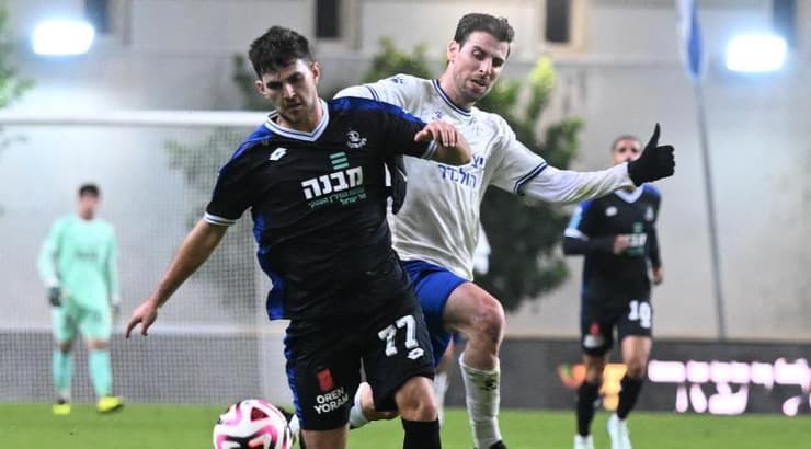 אמיר ברקובץ' בפעולה