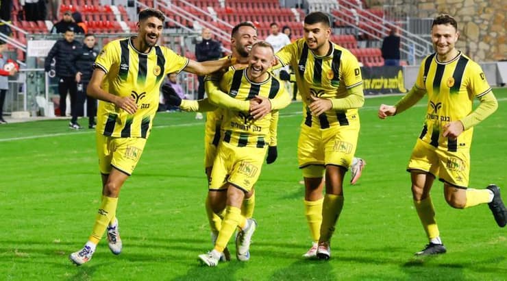 שחקני בית"ר נורדיה ירושלים בטירוף