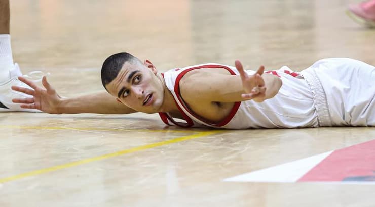 ים מדר על הרצפה