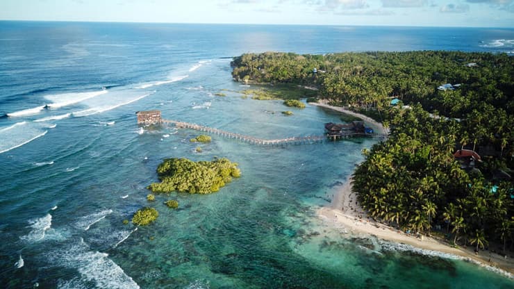 חוף סוואלובו (Cloud 9)