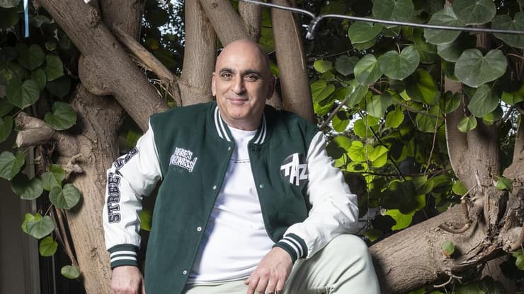 יובל שם טוב. "עד שייגמר לי הכוח. ציפי שביט וטוביה צפיר הם המודלים שלי" (צילום: אליה מלניקוב) יובל שם טוב