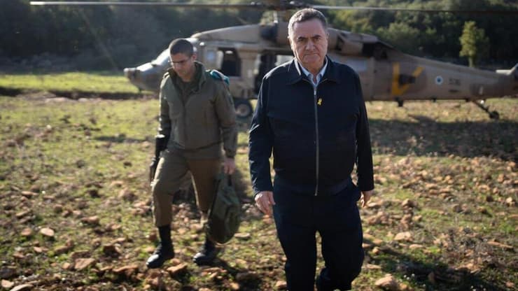 ישראל כ"ץ (צילום: אלעד מלכה, משרד הביטחון) שר הביטחון בביקורו בגבול הצפון