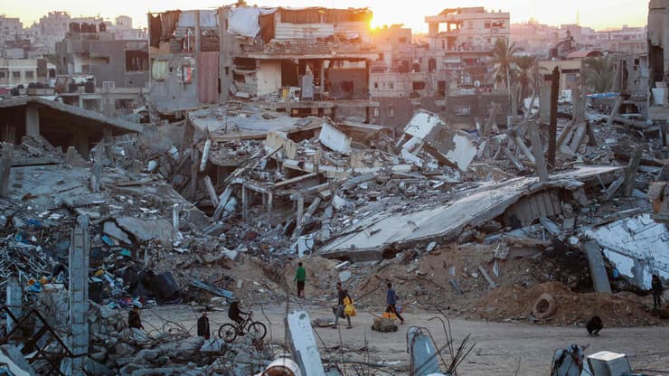 מי ישלוט בעזה ב"יום שאחרי" המלחמה? הרס ברצועה (צילום: Bashar TALEB / AFP) הרס בדרום הרצועה