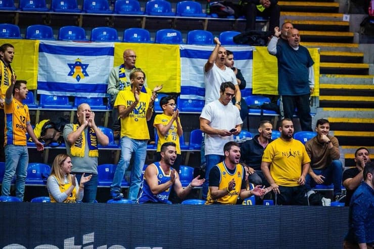 מכבי ת"א  אוהדי מכבי ת"א פריז באסקט