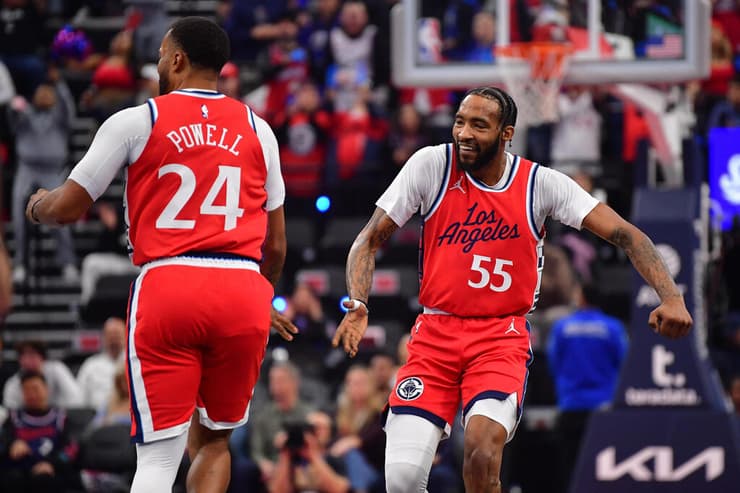 פאוול וג'ונס נהנים מהחיים, הלילה מול הבלייזרס