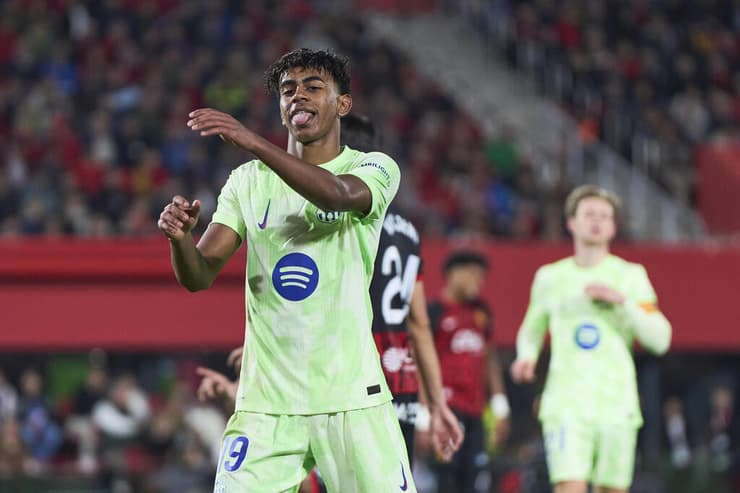 שחקן ברצלונה לאמין ימאל