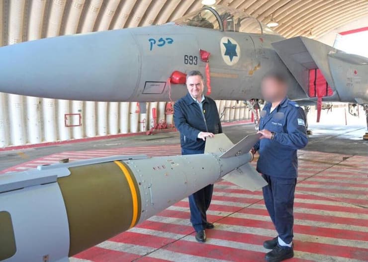 שר הביטחון ישראל כ"ץ בביקור בבסיס תל נוף