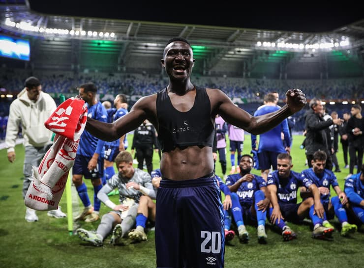 קנגוואה חוגג