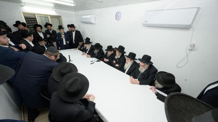 כינוס במעונו של מרן הגר"ד לנדו