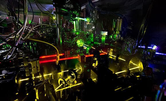 המדידות יכולות להועיל גם בשיפור הדיוק של שעונים אטומיים ושל טכנולוגיות קוונטיות אחרות. שעון אטומי 