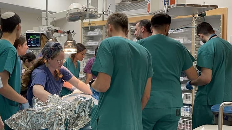 צוות יחידת הטראומה, המרכז הרפואי הדסה (צילום: דוברות הדסה) יחידת הטראומה, המרכז הרפואי הדסה