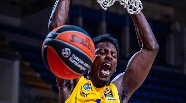 ג'יילן הורד מטביע