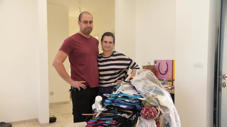 עומרי ועדי סופר מקיבוץ משגב עם  בביתם 