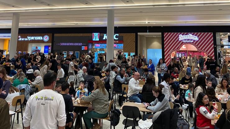 קניון חוצות המפרץ, השבוע