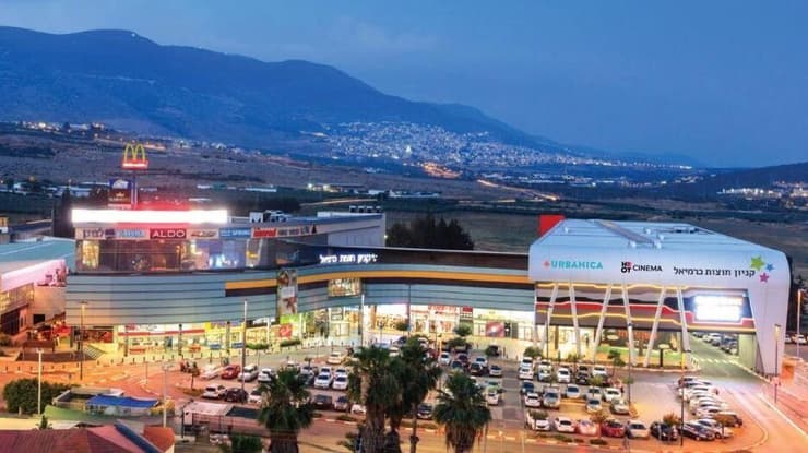 קניון חוצות כרמיאל, השבוע