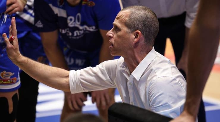 שמוליק ברנר (אילי ארז, באדיבות מכבי ר"ג) שמוליק ברנר