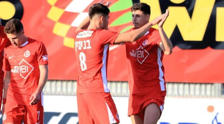 סתיו טוריאל חוגג