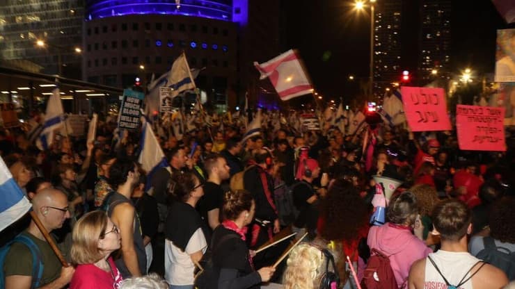 הפגנה להחזרת החטופים ונגד הממשלה בקפלן