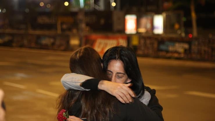 עינב צנגאוקר מגיעה לשער בגין אחרי פרסום סרטון אות החיים של מתן מהשבי