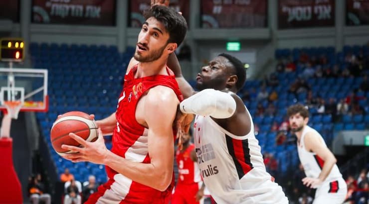 גבריאל צ'אצ'אשווילי (אורן בן חקון) גבריאל צ'אצ'אשווילי