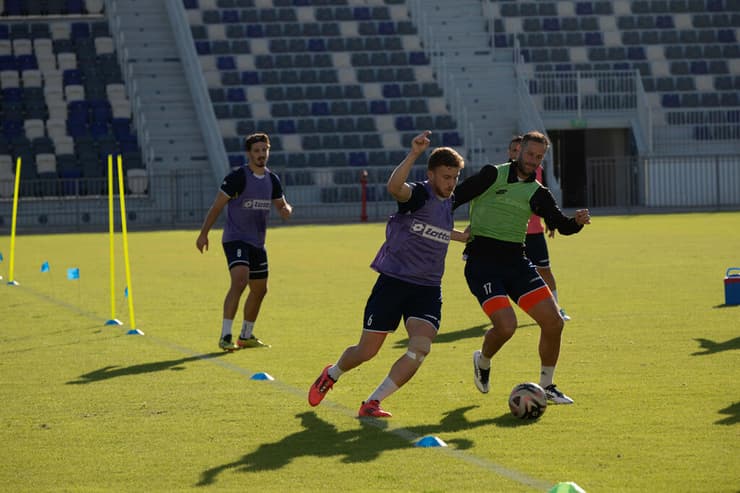 שחקני כפר שלם