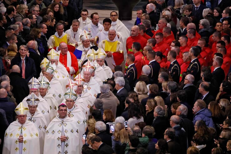 צרפת טקס פתיחה של קתדרלת נוטרדאם