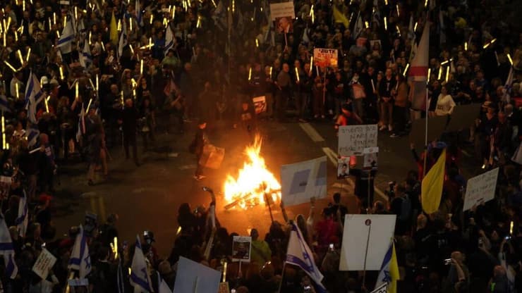 הפגנה להחזרת החטופים בדרך בגין בתל אביב