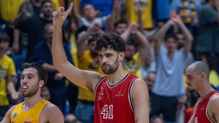 בקרוב בליגה אירופית בבעלות ה-NBA? שחקן הפועל ת"א תומר גינת (צילום: טל שחר) שחקן הפועל ת"א תומר גינת