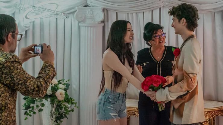 מתוך "אנורה"