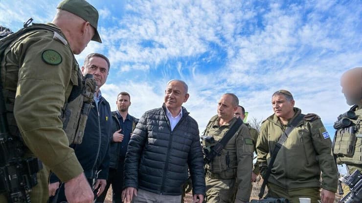 צילום: קובי גדעון/ לע"מ ראש הממשלה נתניהו סמוך לגבול סוריה