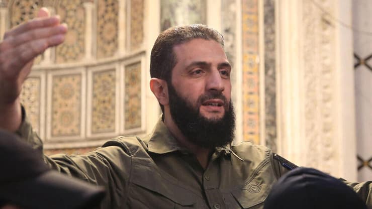 "לישראל אין תירוץ להיכנס לסוריה". מנהיג המורדים, אבו מוחמד אל-ג'ולאני (צילום: Abdulaziz KETAZ / AFP) אבו מוחמד אל-ג'ולאני