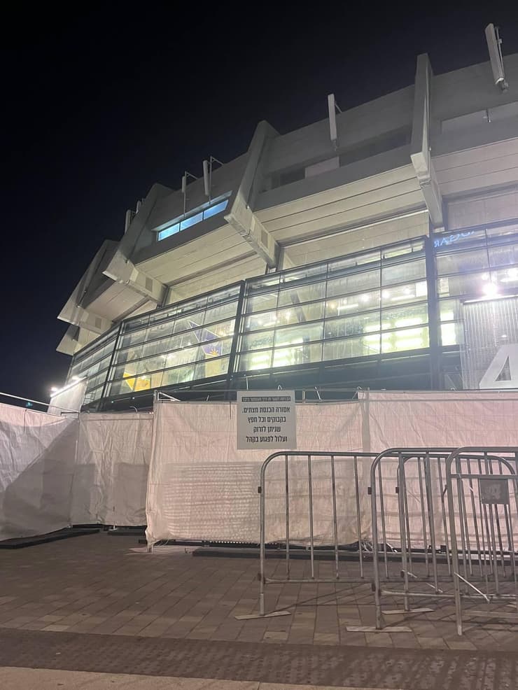 אוהלי בדיקה מחוץ להיכל אוהלי בדיקה מחוץ להיכל