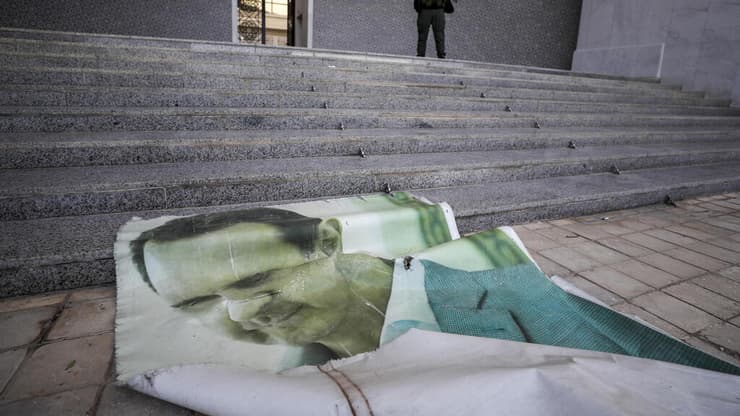 חדרי הארמון הנשיאותי של אסד לאחר פשיטת המורדים