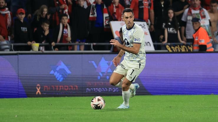 שחקן מכבי ת"א ערן זהבי