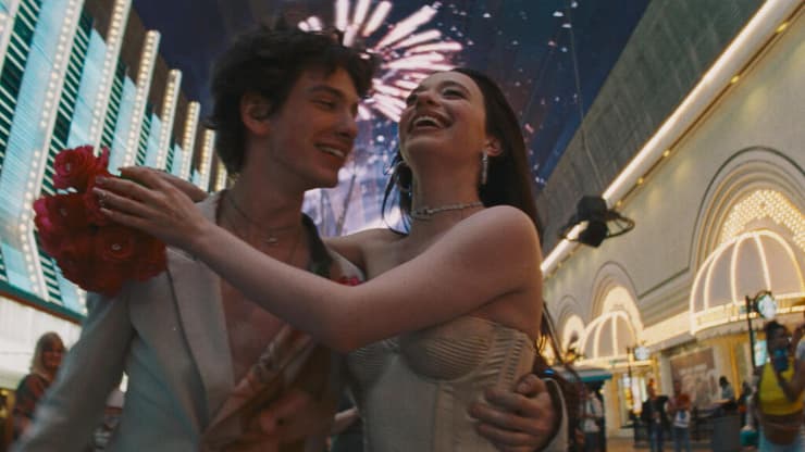 עדות יפה לניכוס ההוליוודי של הקולנוע העצמאי. מתוך "אנורה" (צילום: באדיבות בתי קולנוע לב) מתוך "אנורה"