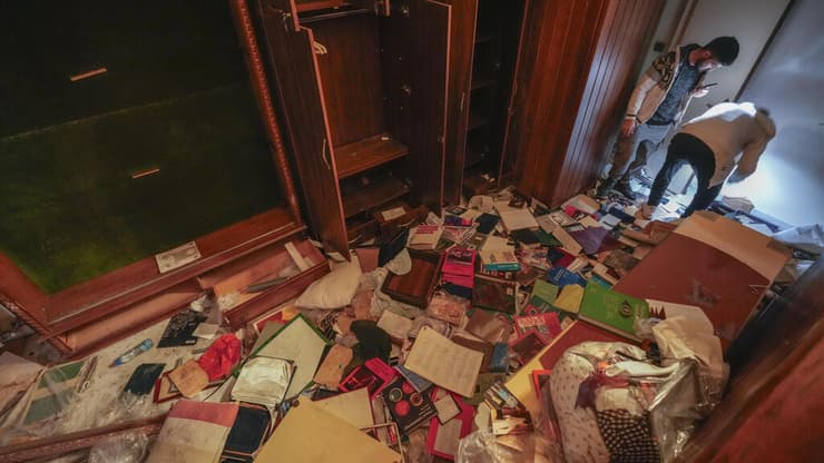 חדרי הארמון הנשיאותי של אסד לאחר פשיטת המורדים