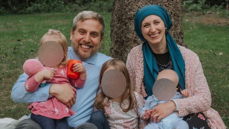 "כששמעתי שכל כך הרבה אנשים עוזבים את הארץ הרגשתי עצובה". ד"ר אמילי שטייר (צילום: מתוך האלבום המשפחתי) ד"ר אמילי שטייר