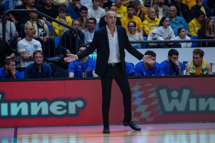 מאמן מכבי ת"א עודד קטש