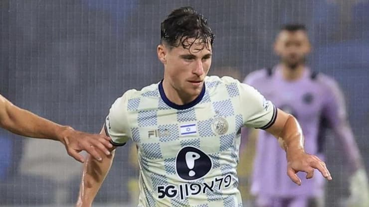 צפוי להרוויח כחצי מיליון אירו לעונה. גבי קניקובסקי (צילום: אלעד גרשגורן) שחקן מכבי ת"א גבי קניקובסקי