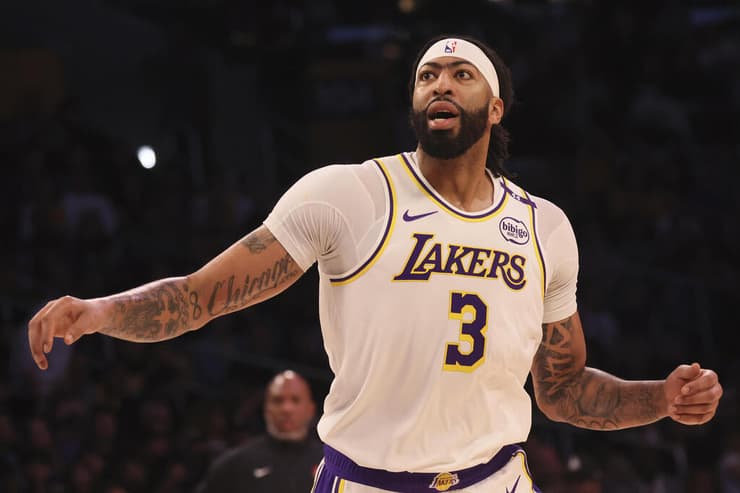 דאג לסדר לאל.איי ניצחון. דייויס (צילום: AP Photo/Etienne Laurent) דייויס