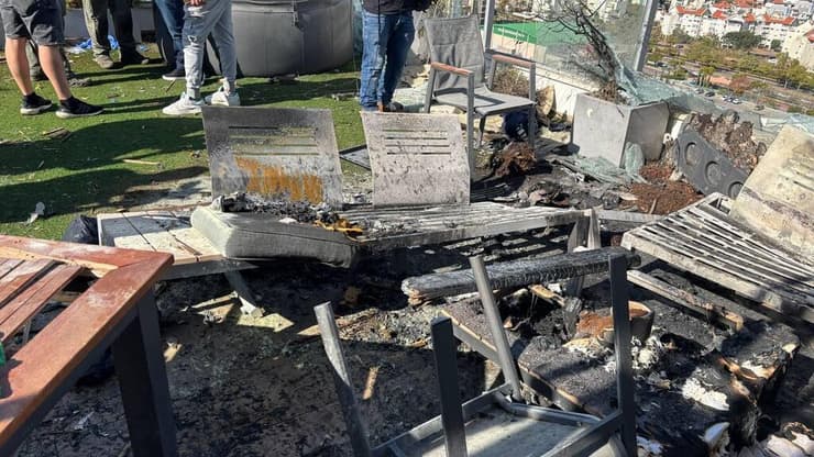 הדירה שנפגעה מכטב"ם ביבנה